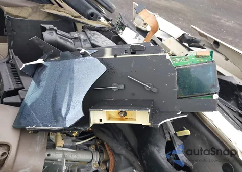 1997 Lincoln Continental z USA, uszkodzony, nr VIN 1LNLM97VXVY666570